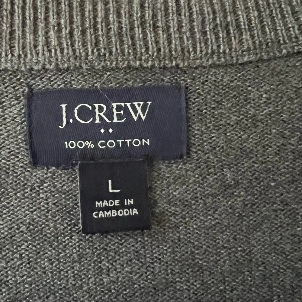 J.Crew Gray preppy casual Men’s sweater. Size Large.